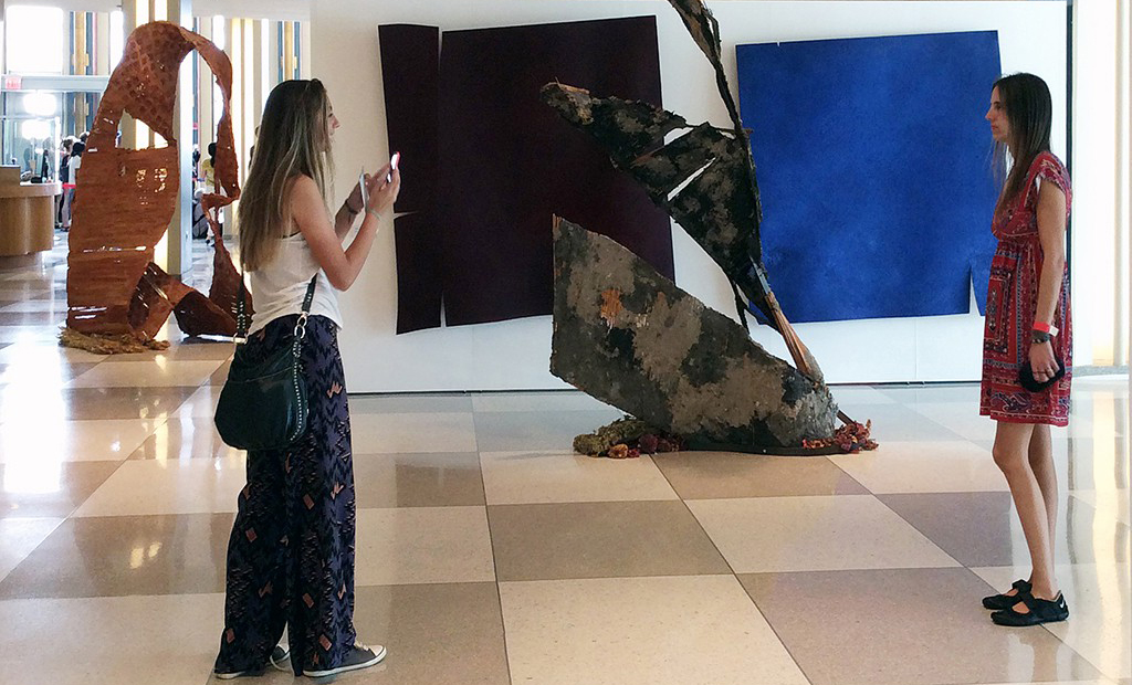 Monochrome fresco painting by Fabrizio Ruggiero